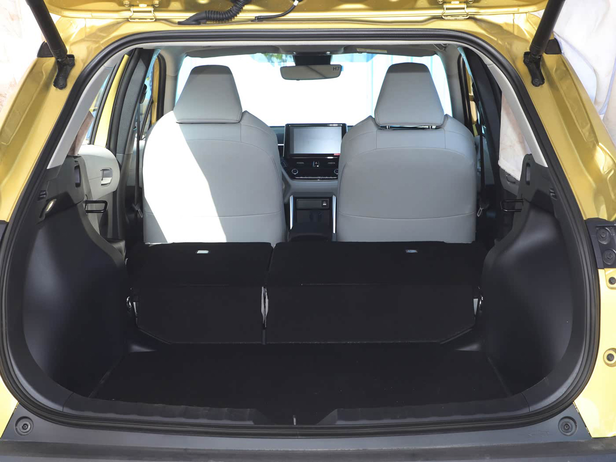 1400x1050_autohomecar__ChxkmmGpyEWABzOFABSYD23pVtg731