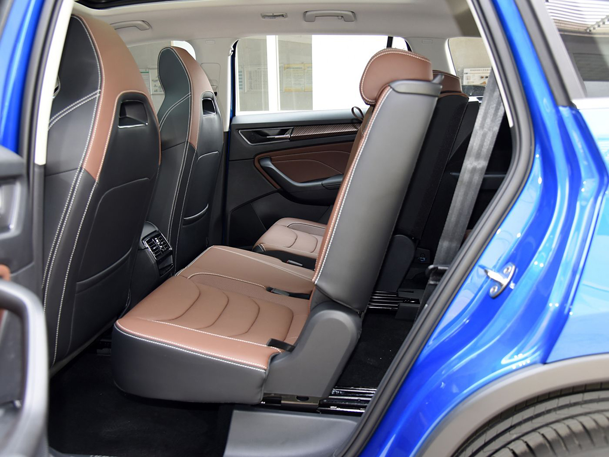 1400x1050_autohomecar__ChwFj2IcutGAN_gjABucOT_Fsew917