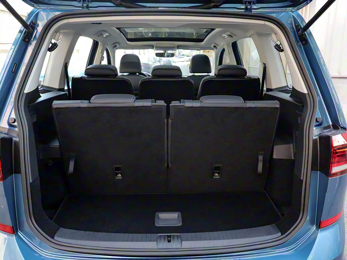 1400x1050_autohomecar__ChsEmF9bLKaAf6QyACEcijLALbg268