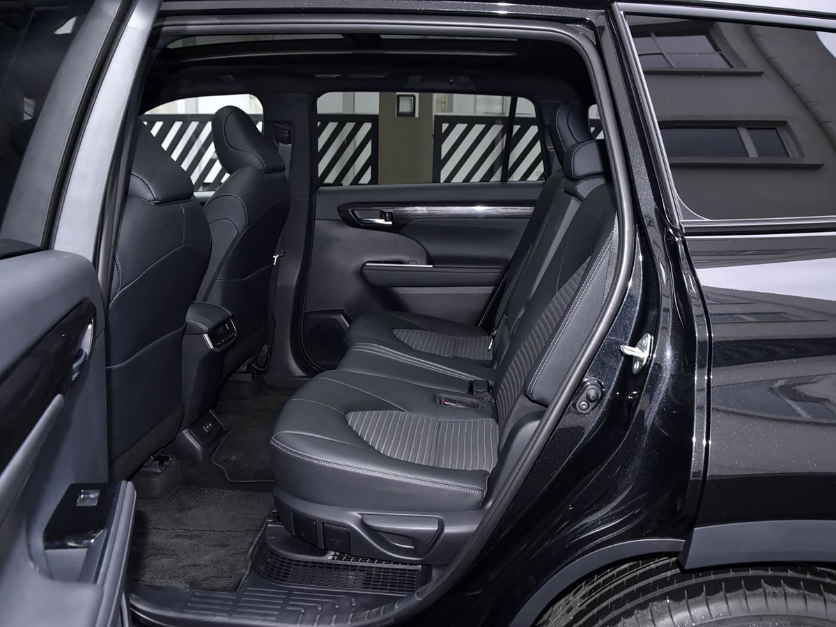 1400x1050_autohomecar__ChwElmEqJPaAdSfJAB6Uf5_Mm6w031