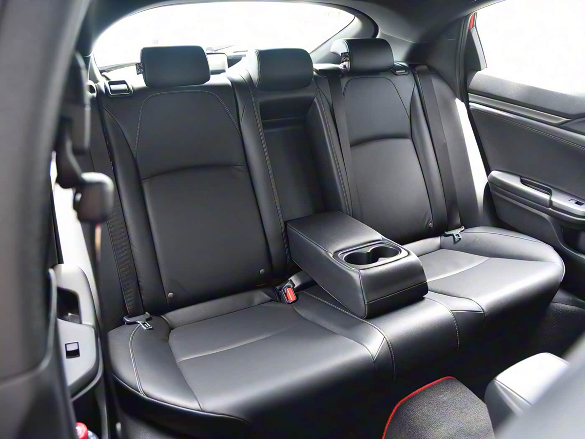 1400x1050_autohomecar__ChsEmV8TFfmAaKMpAAXuOEwMJg4921