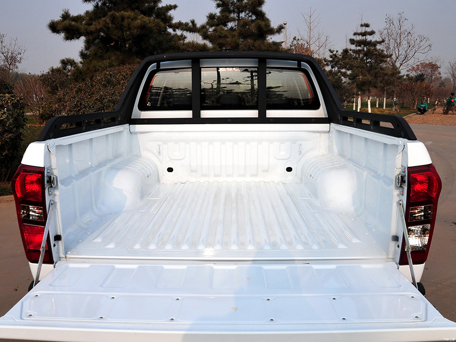 Isuzu 2015x6