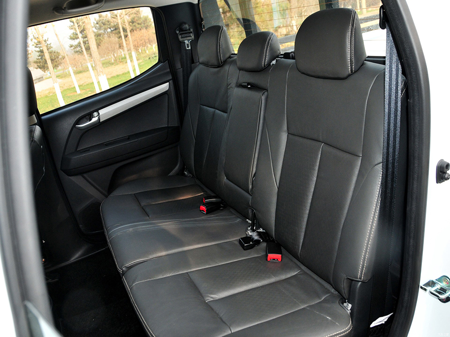 Isuzu 2015x5